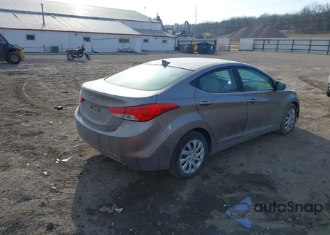 2013 Hyundai Elantra Gls/Limited z USA, uszkodzony, nr VIN 5NPDH4AE1DH196079